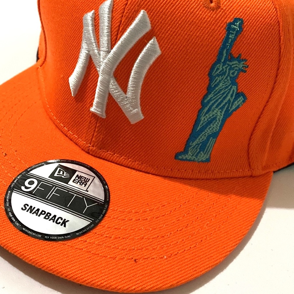 New Era NY Yankees ‘Lady Liberty’ Edition 9FIFTY Snapback - Picture 2 of 6